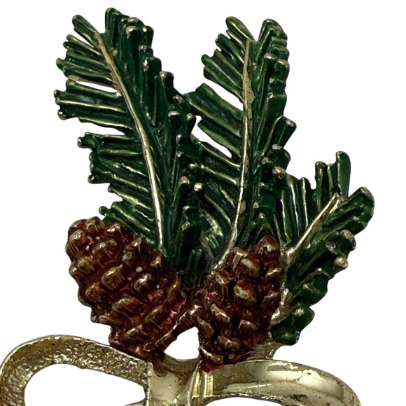 Vintage Christmas Pin Pine Cones and Bow Goldtone Enamel Gerry's Brooch - Picture 2 of 6